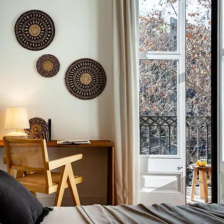 Timor - 2 Bedrooms And Balcony In Eixample Dreta * バルセロナ