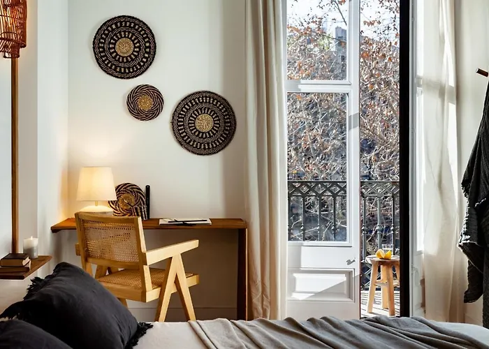 Timor - 2 Bedrooms And Balcony In Eixample Dreta * バルセロナ
