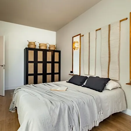 Timor - 2 Bedrooms And Balcony In Eixample Dreta Appartement