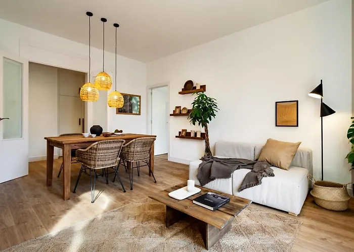 Timor - 2 Bedrooms And Balcony In Eixample Dreta Apartman Barcelona