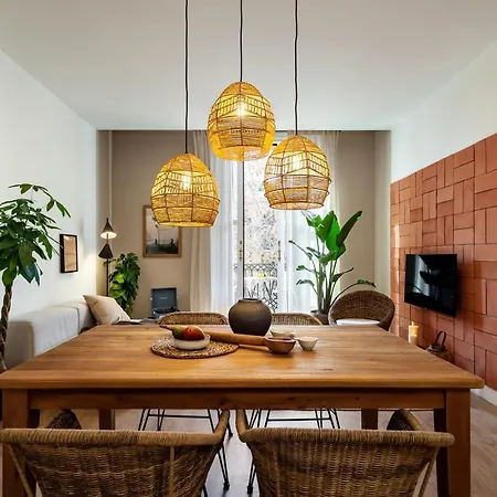 Timor - 2 Bedrooms And Balcony In Eixample Dreta